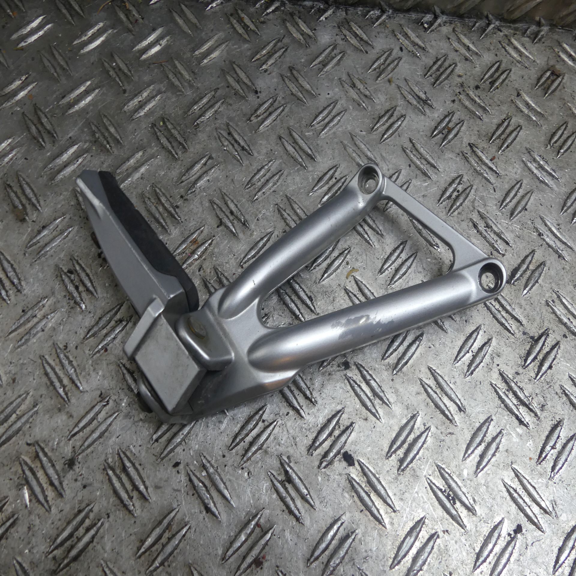 BMW R 1100 S EZ:03 Fußrastenhalter hinten rechts 54849 | eBay